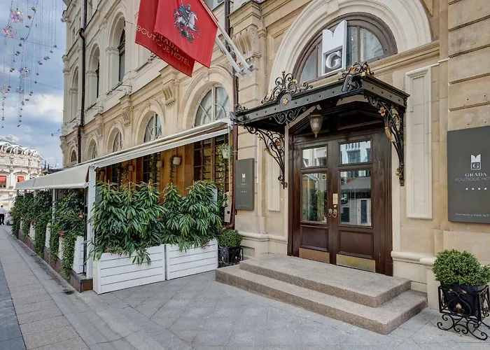 Luxury Hotels in Moscow near Alexander Garden